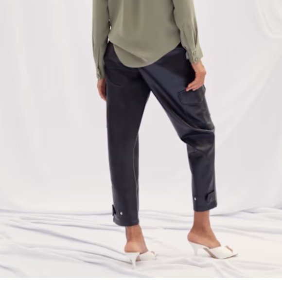 Wilfred Aritzia Faux Leather High Rise Modern Cargo Pants Black SZ 4 NWOT - Picture 4 of 15